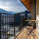 - Via Parigi Lägenhet